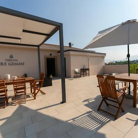 Tenuta Tre Gemme In Cantina- Renascenzia Santirene Catignano