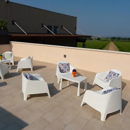 Tenuta Tre Gemme In Cantina- Renascenzia Santirene Farmház *