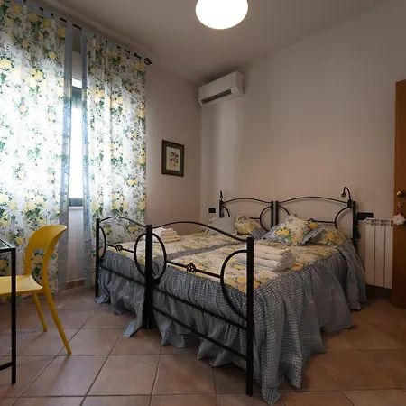 Tenuta Tre Gemme In Cantina- Renascenzia Santirene Farmház Catignano
