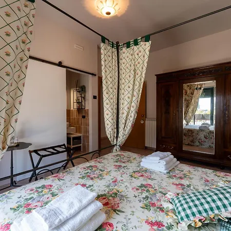 Farm stay Tenuta Tre Gemme In Cantina- Renascenzia Santirene Catignano