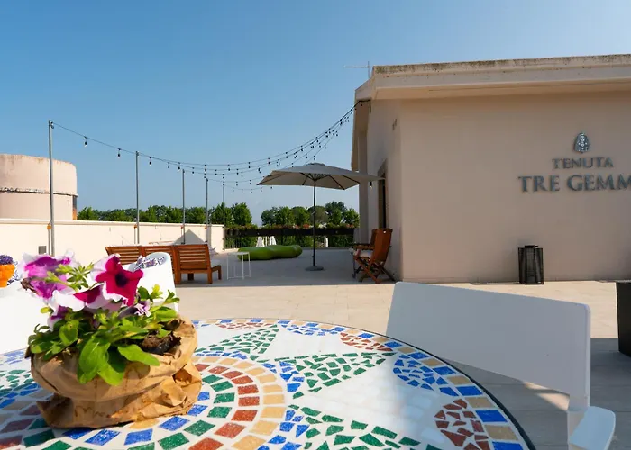 Tenuta Tre Gemme In Cantina- Renascenzia Santirene Agroturismo Catignano