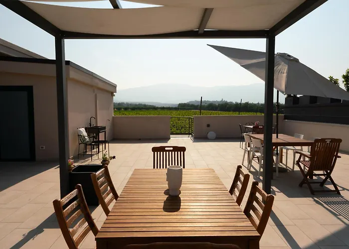 Tenuta Tre Gemme In Cantina- Renascenzia Santirene Catignano