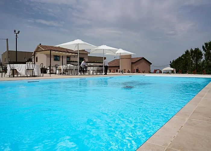 Agroturismo Tenuta Tre Gemme In Cantina- Renascenzia Santirene