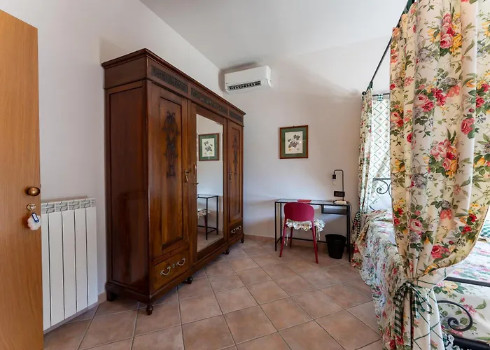 Tenuta Tre Gemme In Cantina- Renascenzia Santirene Catignano